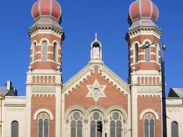 1200px Synagogue Plzen 087